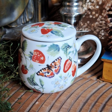 Tasse fraise bretonne, couvercle et filtre intégré